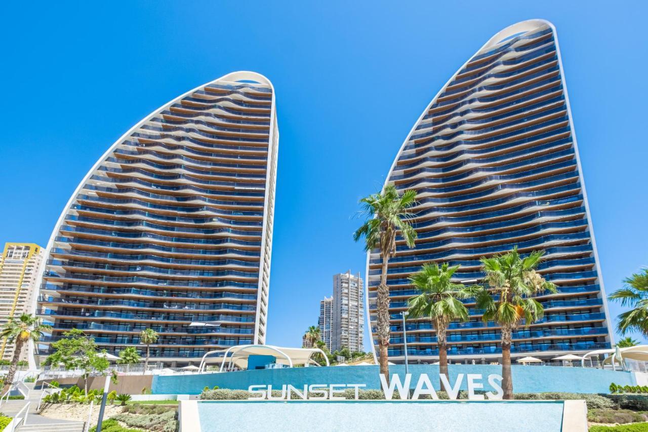 Sunset Waves Deluxe Apartments Poniente Beach Resort Benidorm Exteriör bild