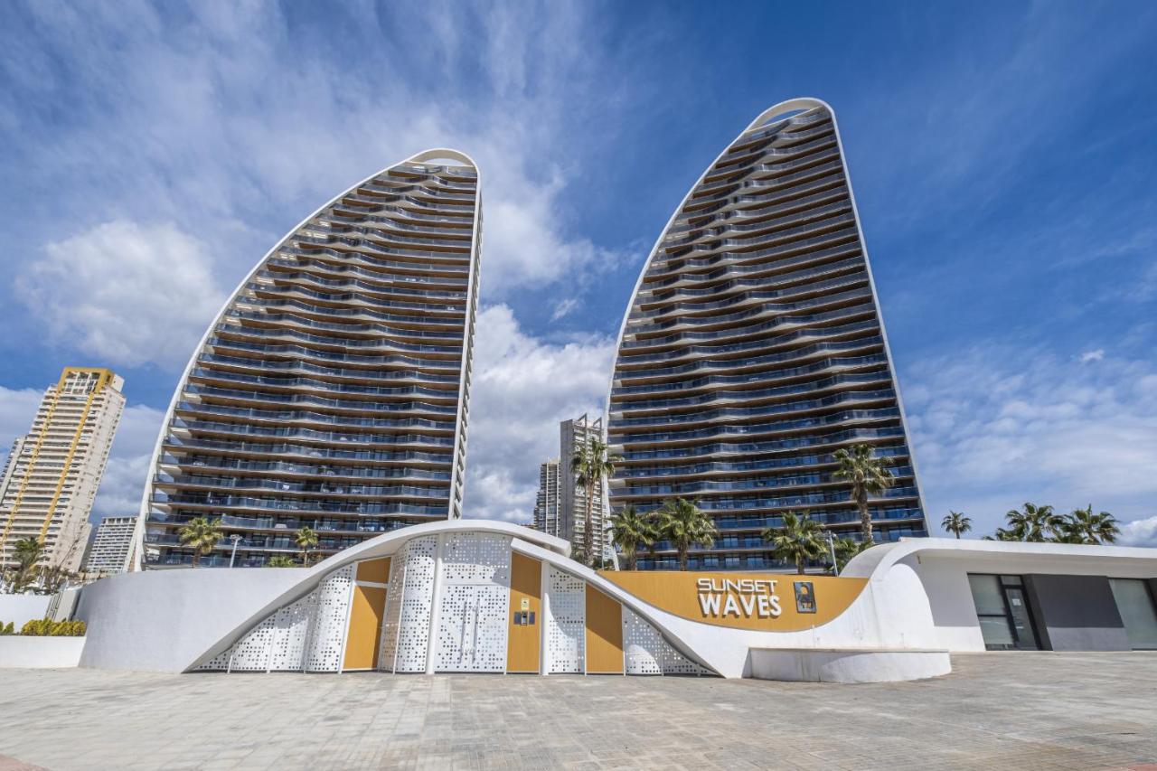 Sunset Waves Deluxe Apartments Poniente Beach Resort Benidorm Exteriör bild